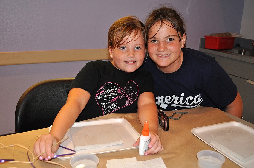 Tanya, 8, and SunÃ©, 10, Venter