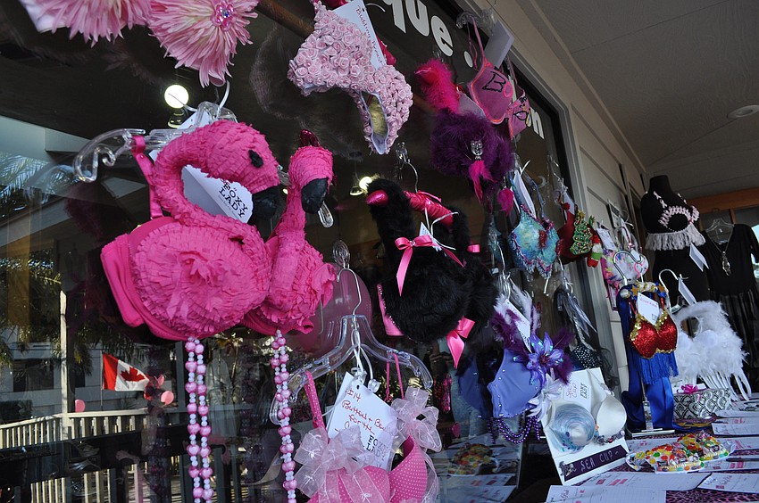 The public decorated these bras as a contest. They were auctioned off during the event.

100111-NiceFlamingos