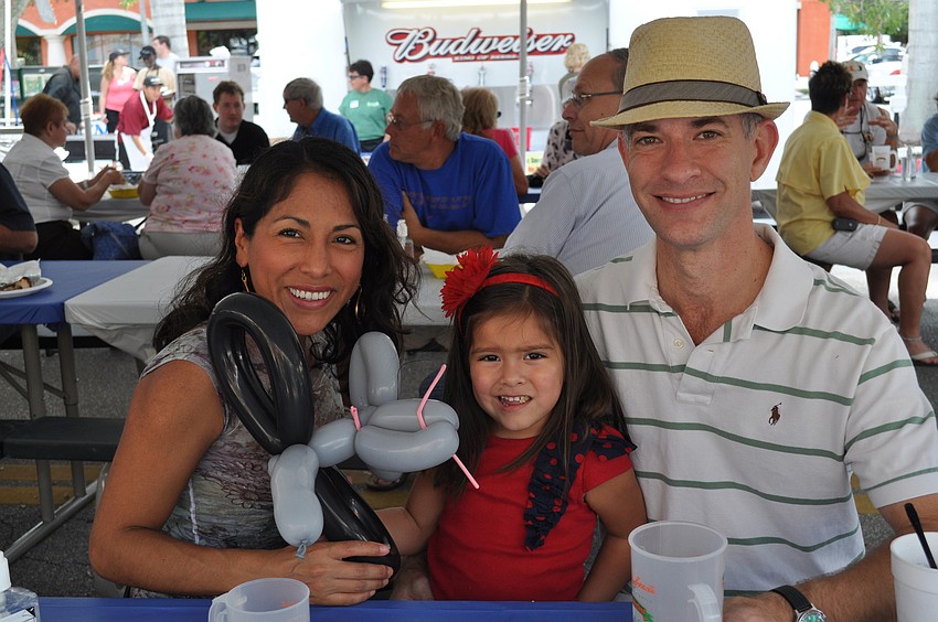 Mila Kesling, Camille Kesling and Zach Kesling