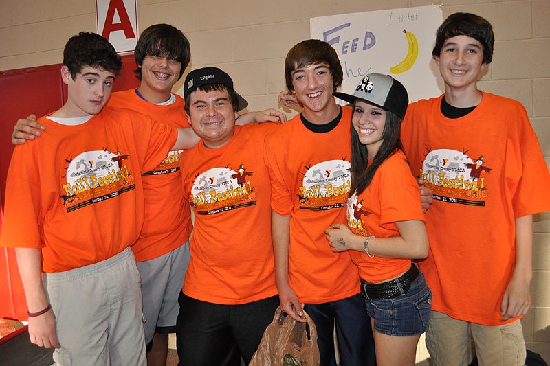 Nolan Middle School students Shane Lynch, Evan Georgas, Danny Riordan, Stephen  Keith, Miranda Capecchi and Cameron Talbot volunteered.