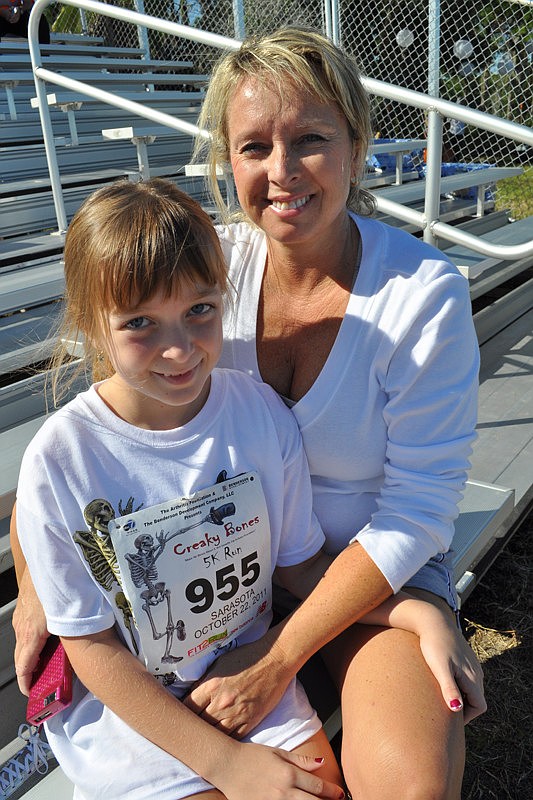 Brianna Taylor, 7, got support from her mom, Cindy.