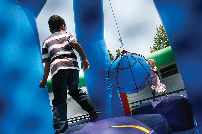 Tara Elementary School's FCAT Fun Day featured a variety of inflatable bounce houses and obstacle courses. Published May 19, 2011.