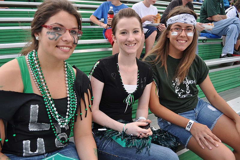 Sheyenne Lenz, Jena Weldon and Janae Lenz