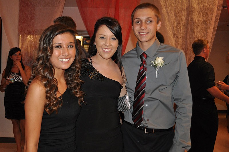 Asia Borman, Miranda Hitchcock and Ryan Olitsky enjoyed the dance.
