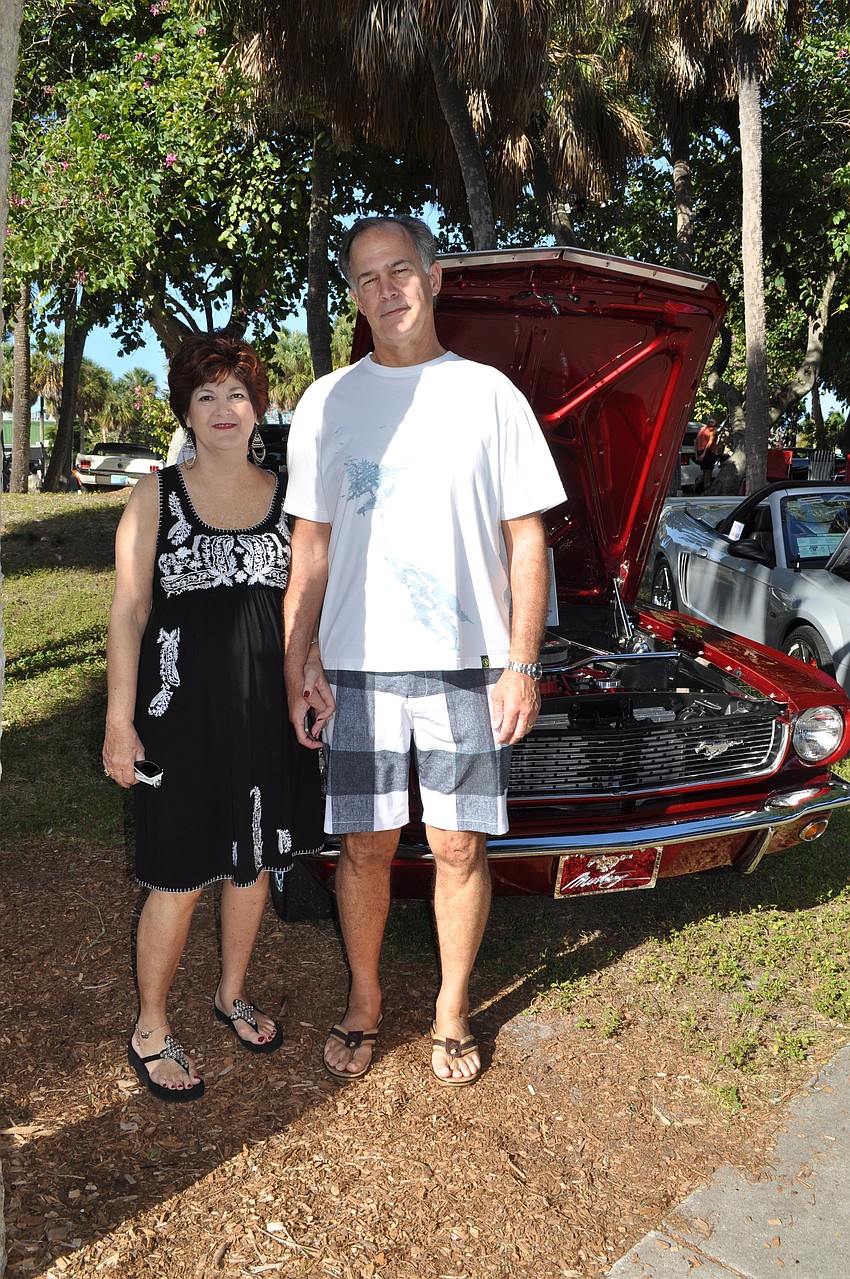 Linda and Ron Dampier