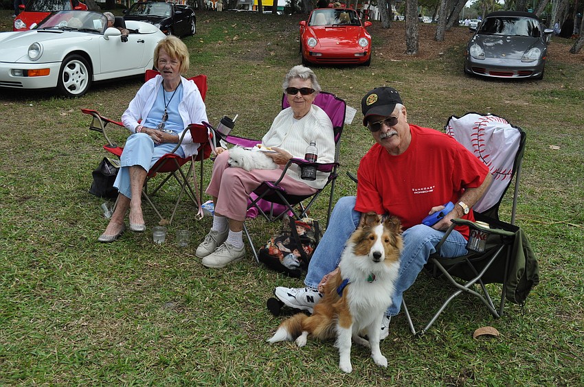 Rosemary Polcari, Barb Topper and Minnie Mouse the dog, Mike Polcari and Casey the dog