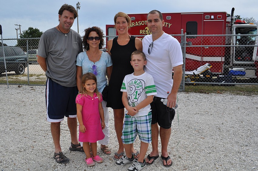 Lee Taylor, Laura Cohen and Kacy, Michelle, Donovan and Michael Hauck