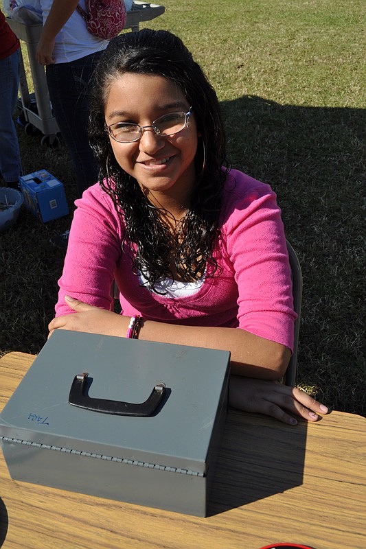 Heidi Ibarra volunteered to collect tickets.