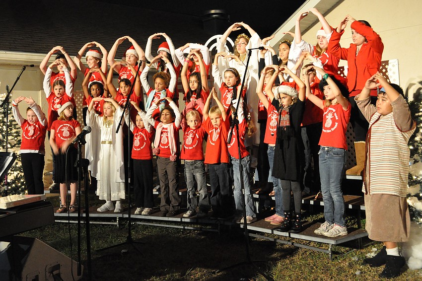 The Sarasota Young Voices Choir performed between Living Nativity performances.