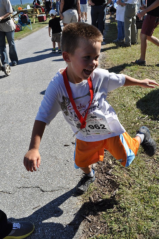 Tara resident Will Pankonin, 5, warmed up on his own before the race.