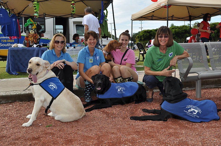 Casey and Elisa Painten, Sue Tomasso with Frela, Kelly Tomasso with Kelli and Fran Kramer with Ranger