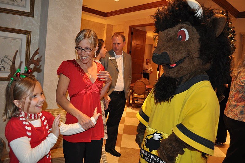 Brianna Haire and her mom, Dawn, met the Buffalo Wild Wings buffalo