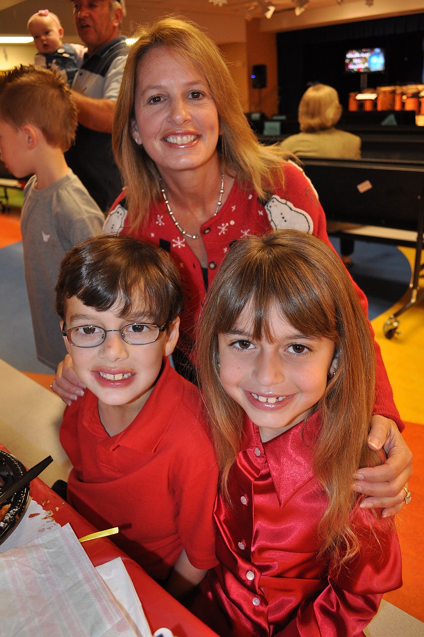 Karla Wagner spent the evening with her nephew, Blake Berstein, and daughter, Jessica Wagner.