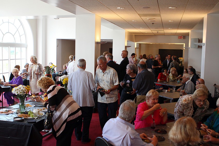 The Friends of the Ballet enjoy some cocktails and appetizers prior to meeting the new and old members of the Sarasota Ballet Company.