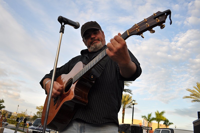 Long Island Johnnie provided some live entertainment.