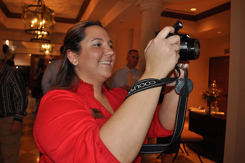 Amanda Vercheski took pictures of guests.