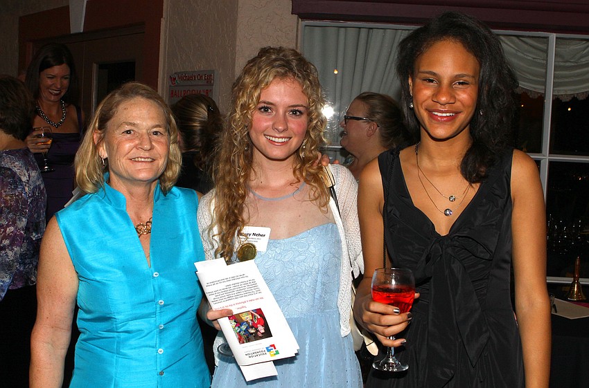 Retsy Lauer, Aubrey Neher and Caitlin Williams