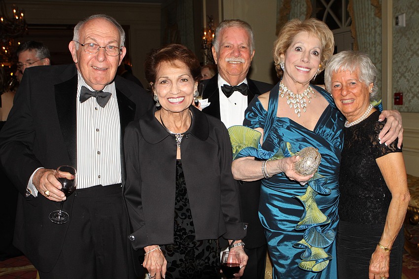 Mike and Jewel Ash, Irv Naiditch, Co-Chairwoman Lee Peterson and Marilyn Naiditch