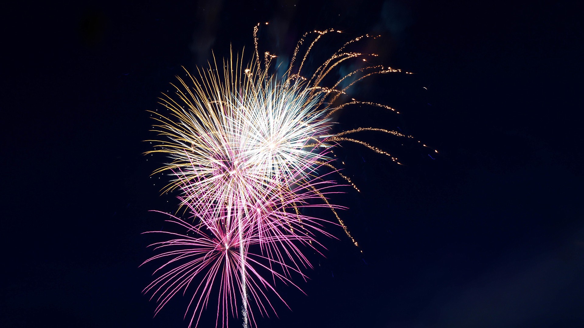 Independence Day fireworks paint Flagler Beach sky red, white and 'boom