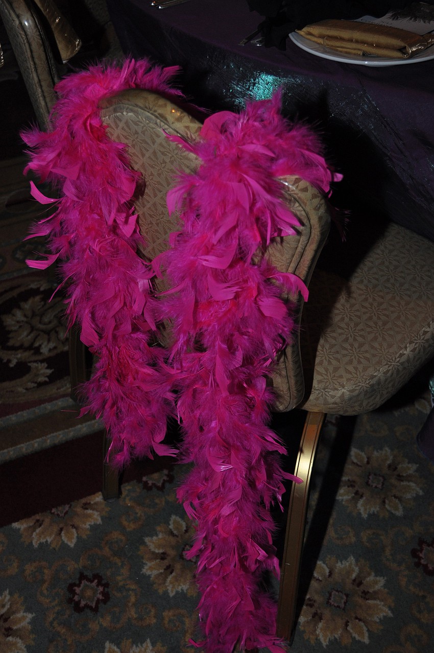 Many guests wore boas to the event.
