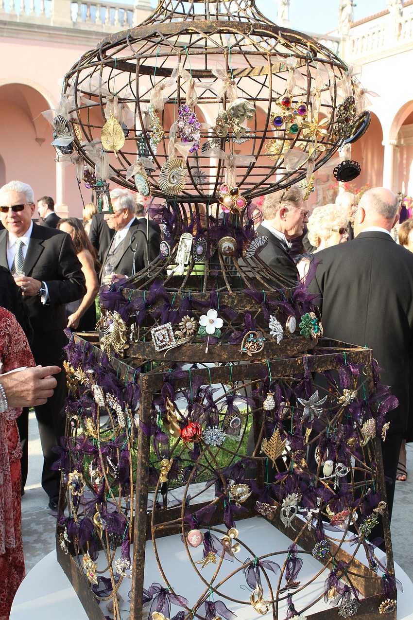 Old fashioned broaches were sold during the event.
