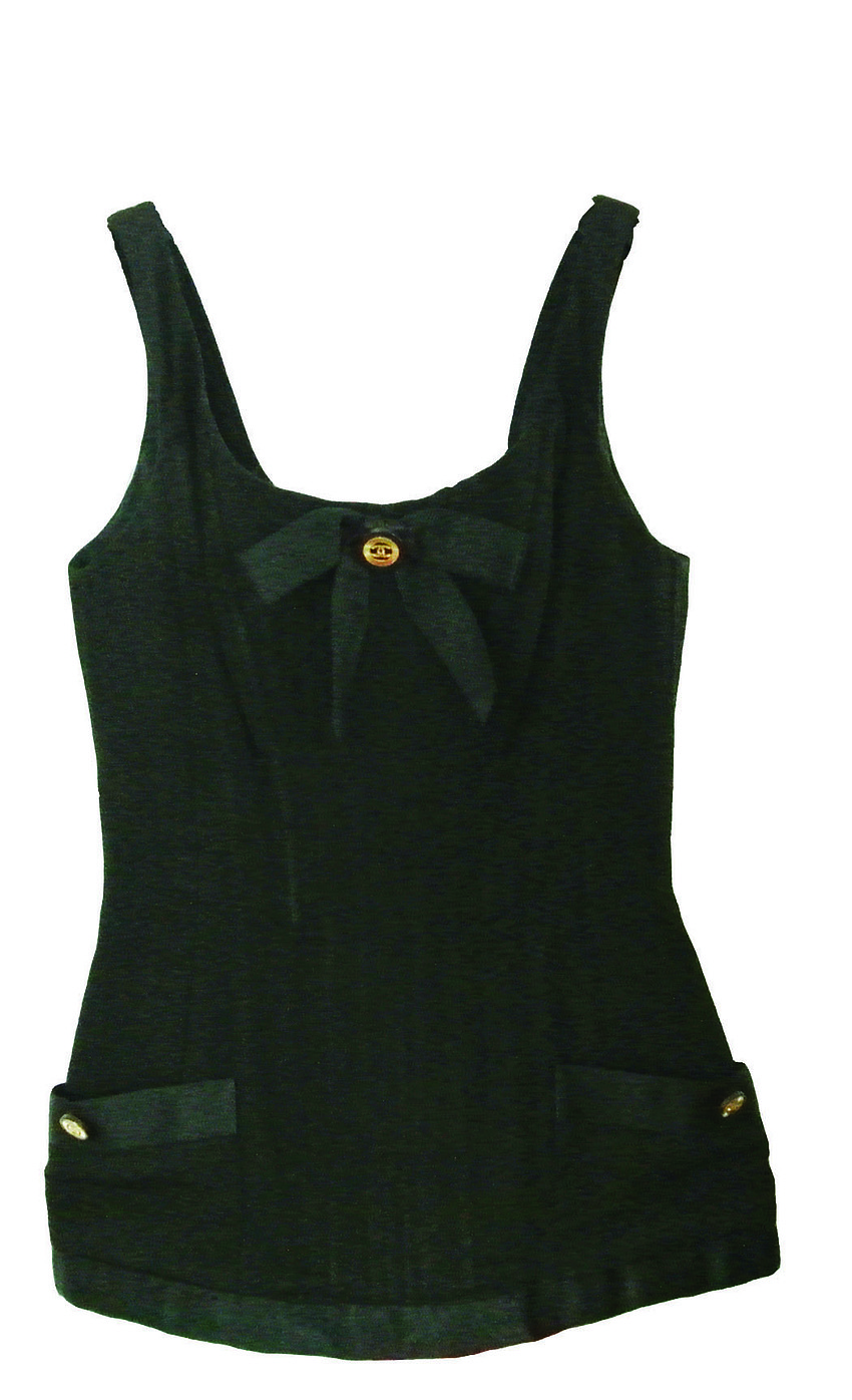 CHANEL VINTAGE CORSET TOP
<br><br>
â€œI wear this corset top with a pair of skinny jeans or to a black tie event.â€
