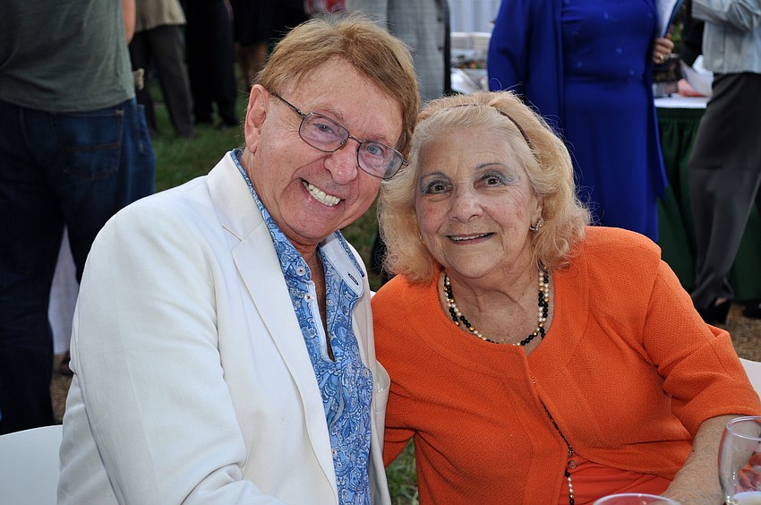 Robert and Jacqueline de Warren