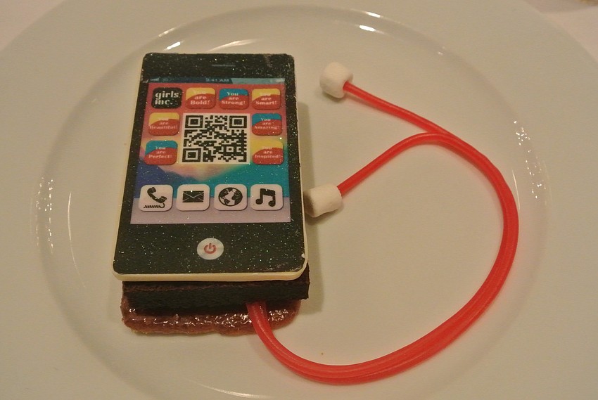 Guests enjoyed a media-themed iPhone dessert.