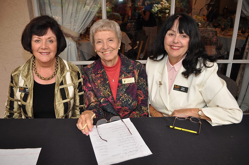 Arlene Irons, Carolyn Thompson and Vikki Davis