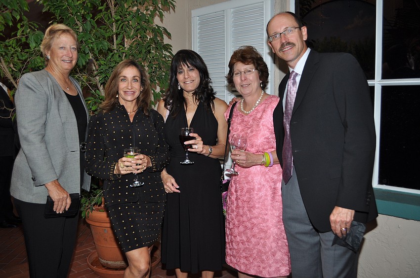 Melissa Littlewood, Sheri Weinstein and Helene Marleau with Carol and Ken Krah