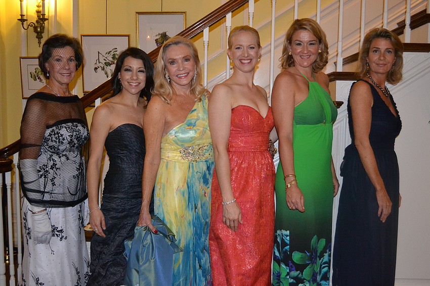 Co-Chairwomen Cornelia Matson, Amie Swan, Margaret Wise, Ariane Dart, Pauline Joerger and Nora Johnson