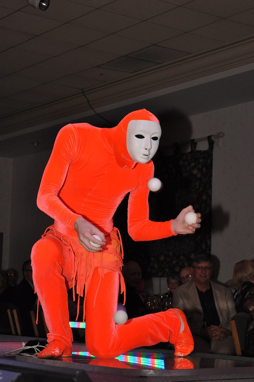 A Circus Sarasota performer shows off his juggling skills.