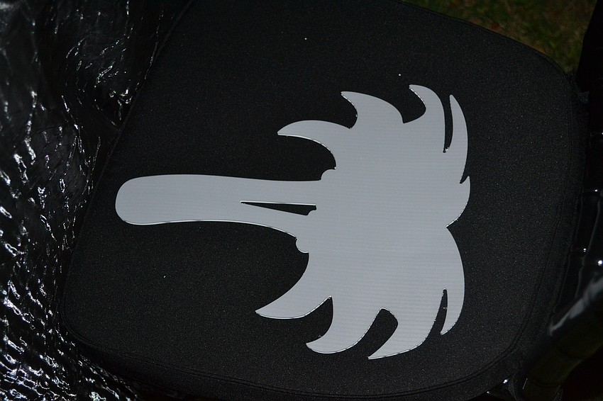 Palm tree auction paddle