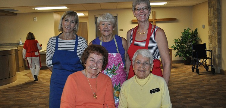 Lutie Uihlein, Ruth Strauss, Patty Buck Pat Howatt and Bennie Dods