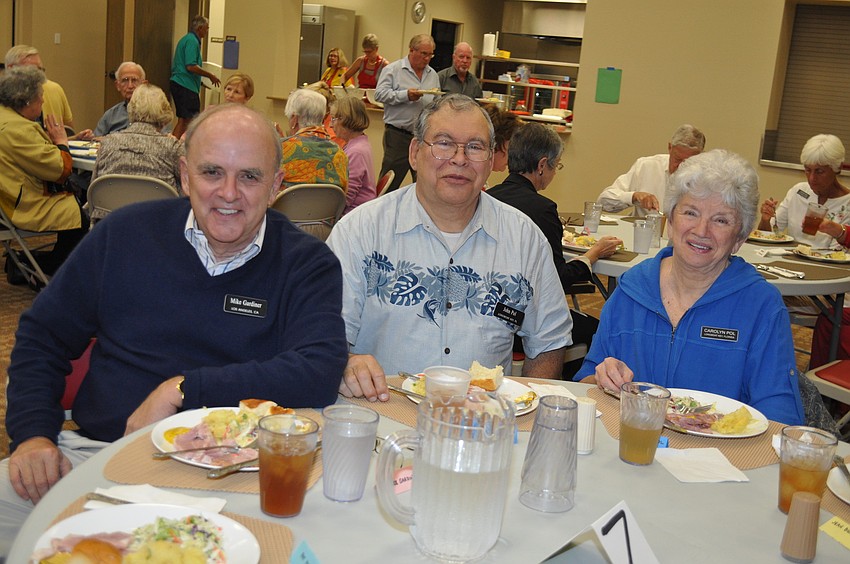 Mike Gardiner with John and Carolyn Pol