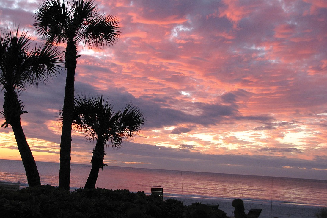 New Mexico resident Antje Munroe witnessed this Siesta Key sunset in early December while visiting her mother-in-law.