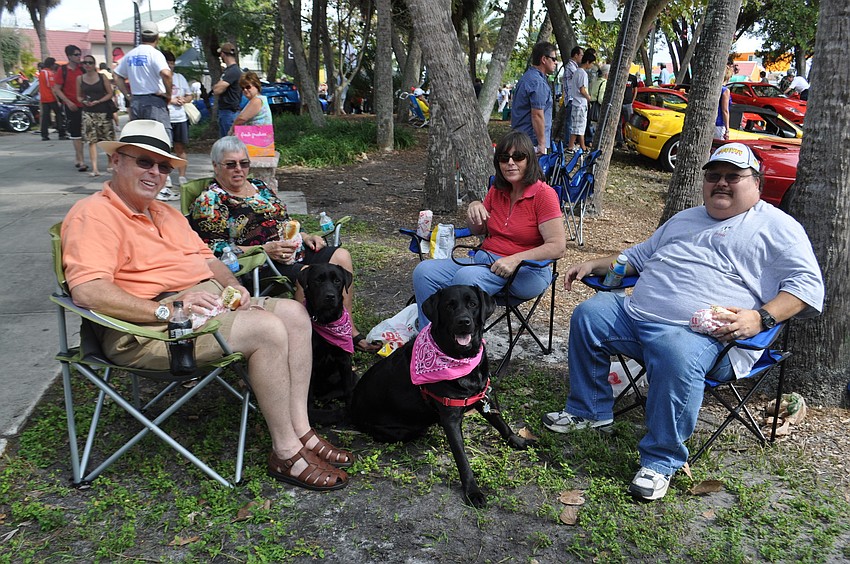 Bill and Pauline Martin, Linda and Todd Mills and dogs Sophe and Frannie