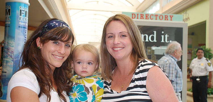 Randi Donahue with Emma and Bri Oliva