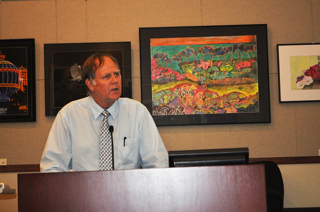 Scott Wierson presented his findings to the commission at ThursdayÃ¢â‚¬â„¢s workshop.
