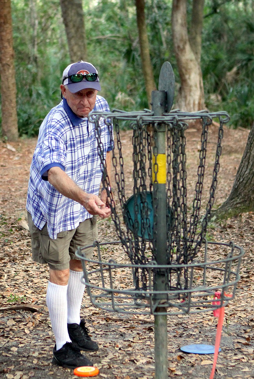 Odel Gipson scores, Saturday, Feb. 4, at the 16th annual Ice Bowl Disc Golf Tournament.