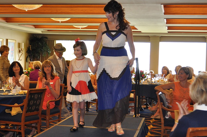 Heidi and Emily Hedberg