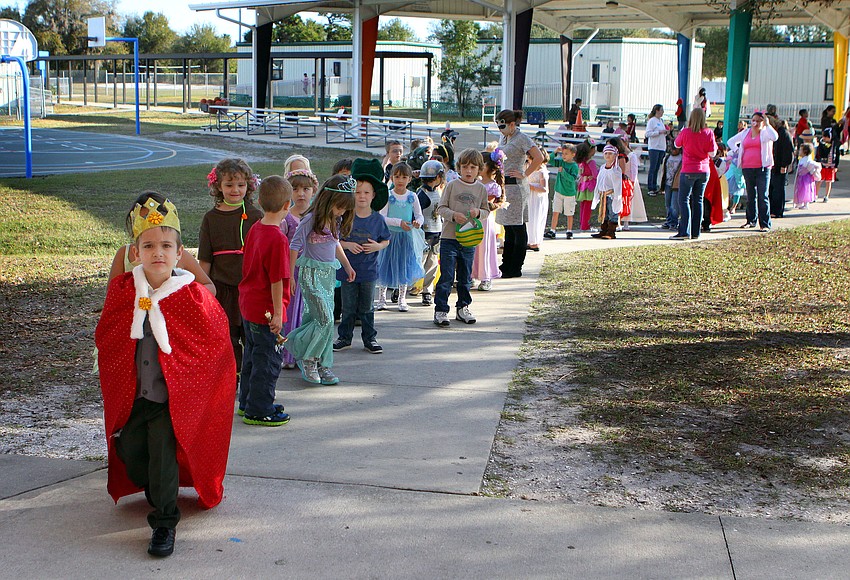 Your Observer Photo Over 100 Kindergarten students paraded around