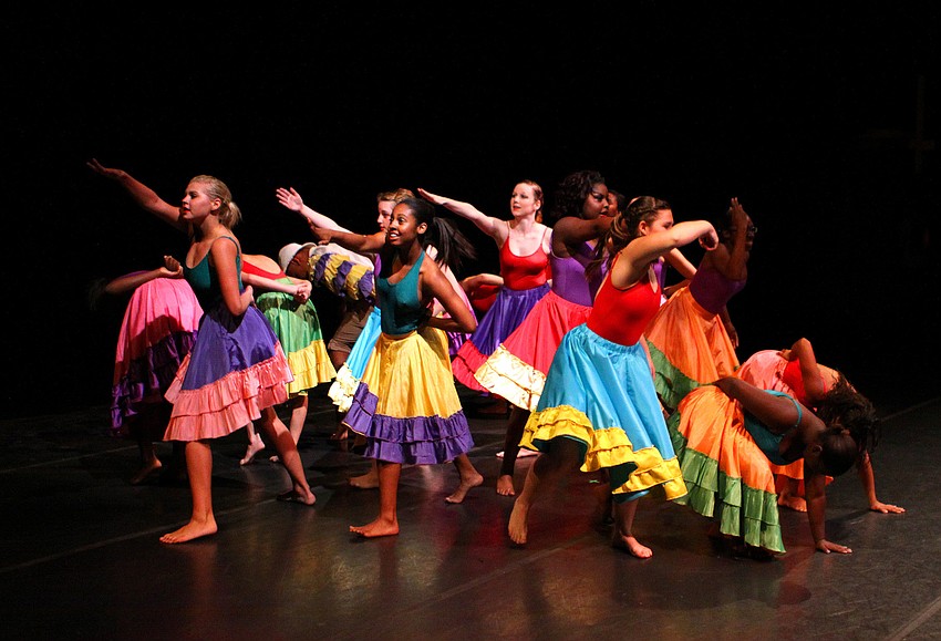 The costumes were extra colorful for â€œEstas Conmiga, Unidoâ€.