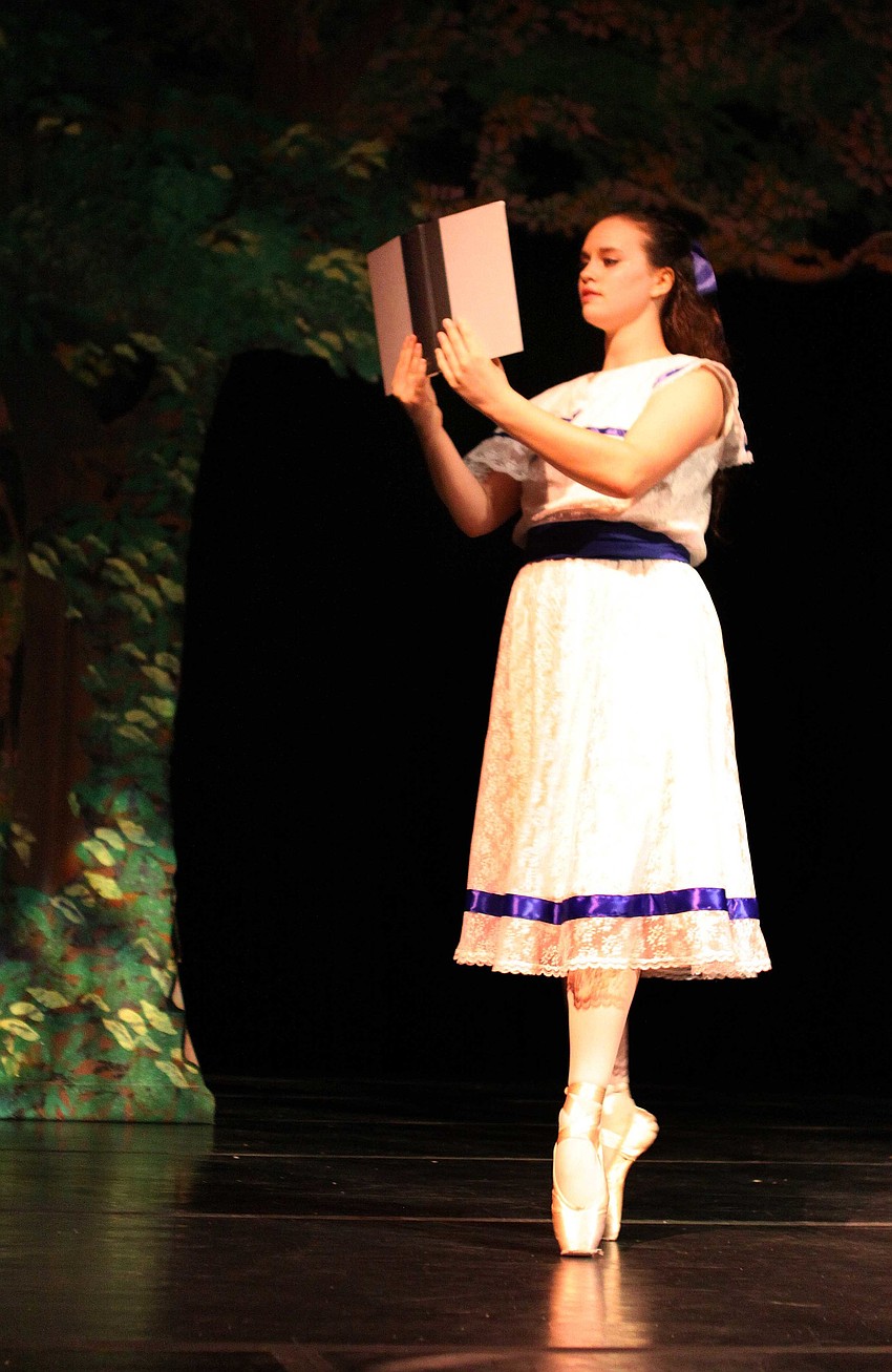 Carolyn Silverman as Wendy in â€œPeter Pan Selectionsâ€.