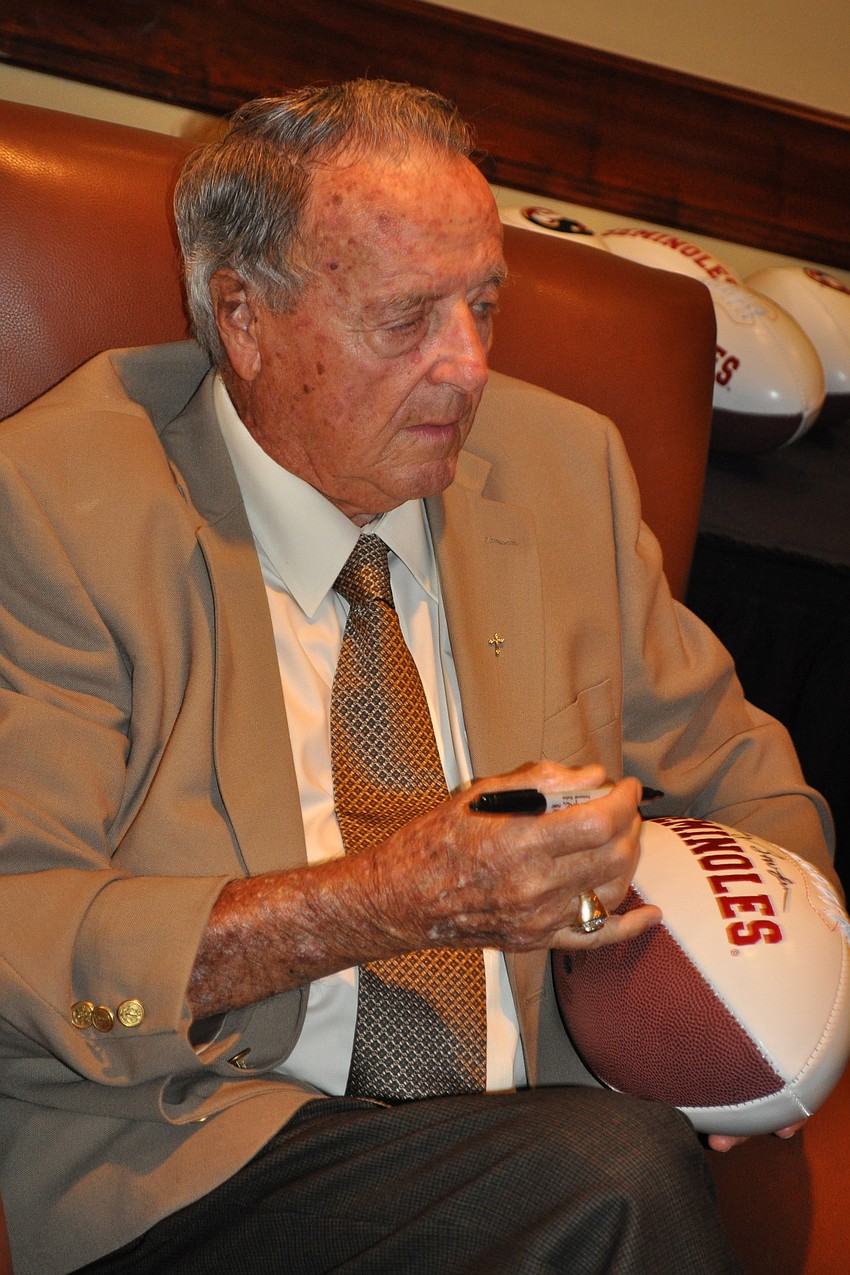 Bobby Bowden signed autographs.