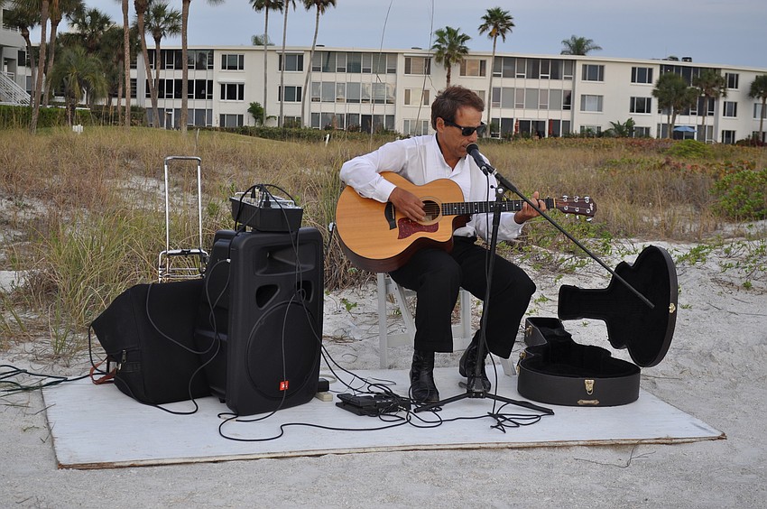 Francesco Tarantino provided live entertainment