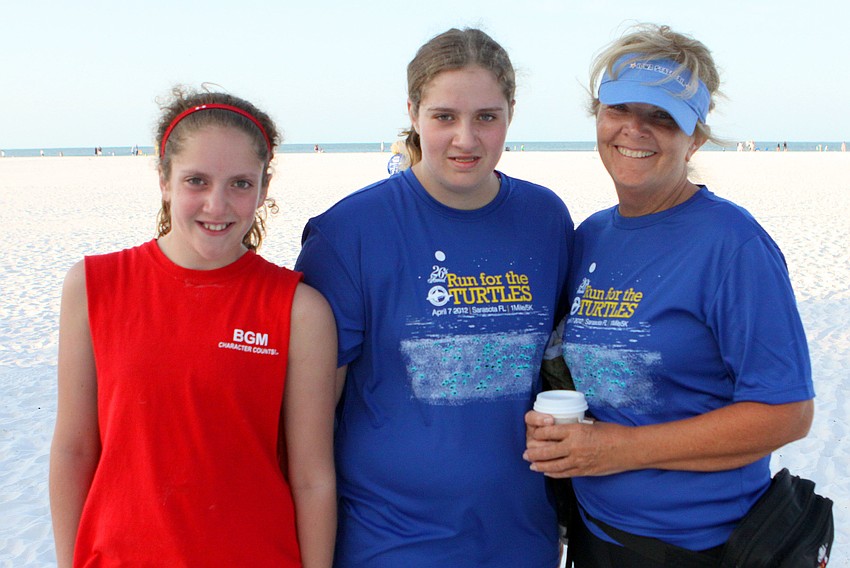Maycee Cline, 10, Madison Cline, 14, and Marlene Manatt