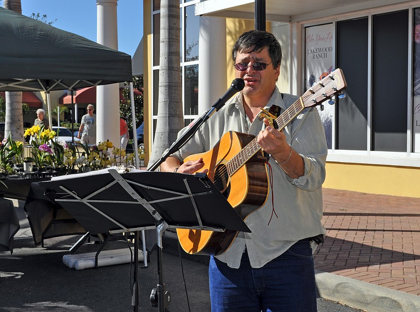Jeff Lacroix kept attendees entertained throughout the morning.