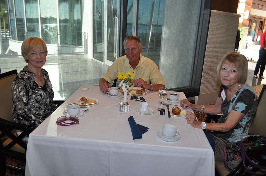 Tracy and Don Feldmann with Jean White