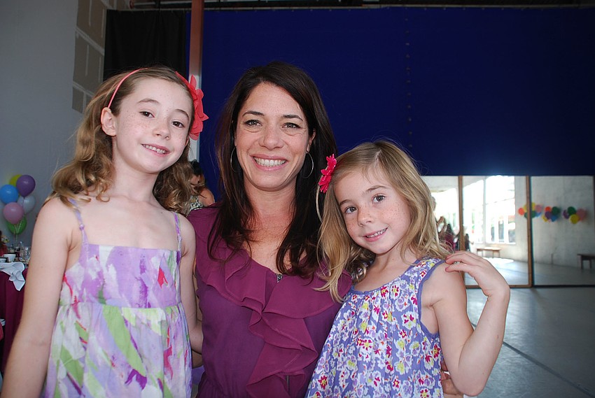 Audrey, Chloe and Allison Cochran